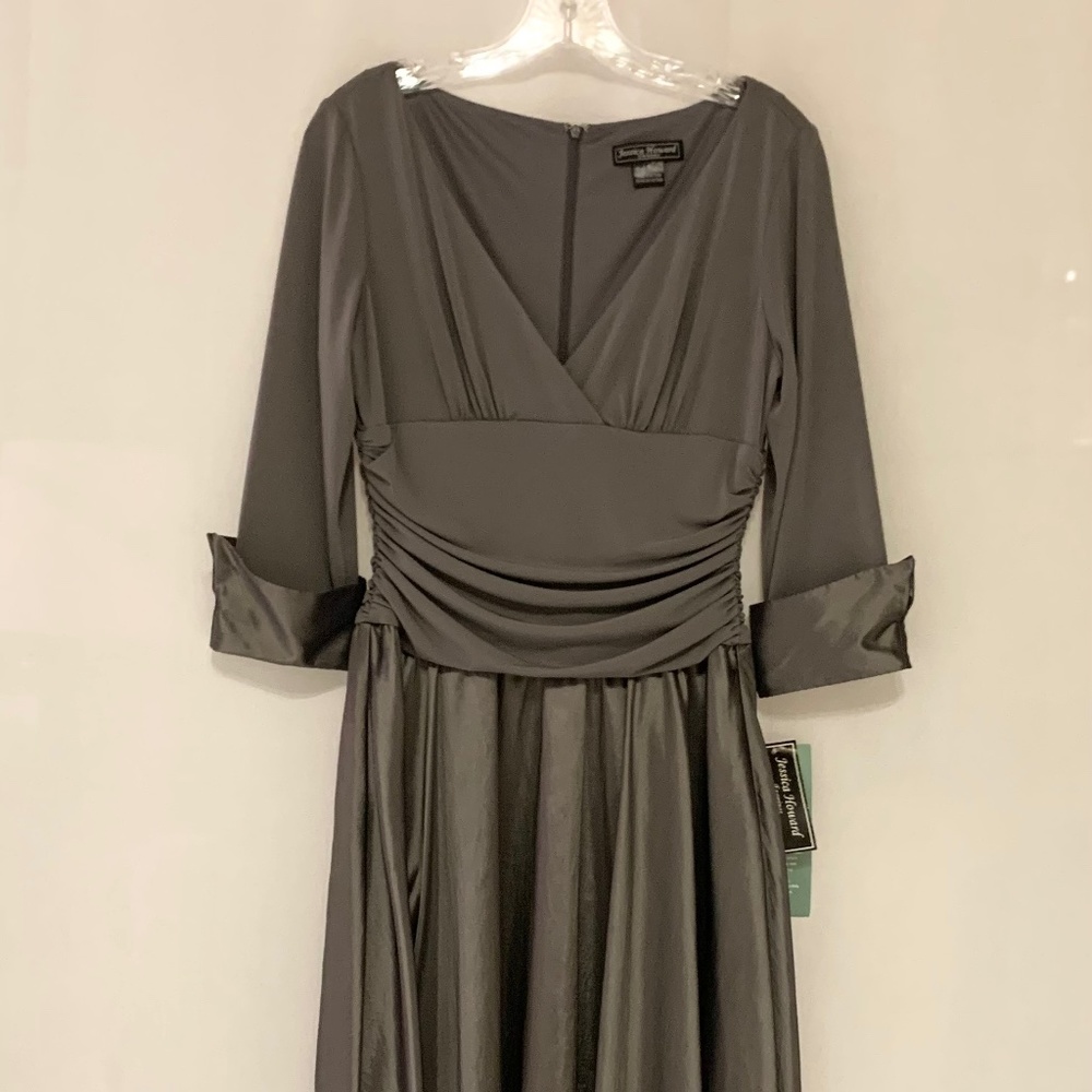Jessica Howard Charcoal Gray Midi Dress with V-Neck
